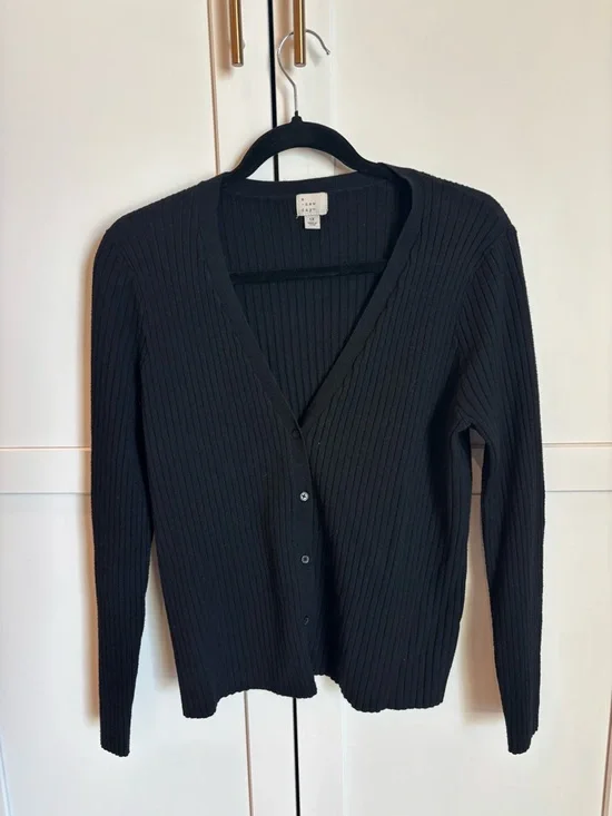 1X Classic V-Neck Ribbed Button-Front Sweater Cardigan - Black - Picture 3 of 4